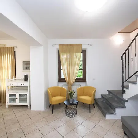 Villino Sergio, Dei Marmi 펜션 *